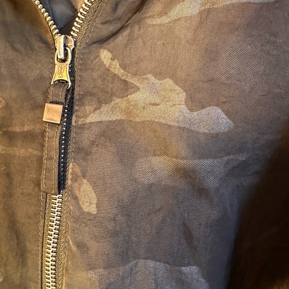 Boundless North buckle Camo pierced SM jacket, oversized pockets NWOT army green - Picture 10 of 14